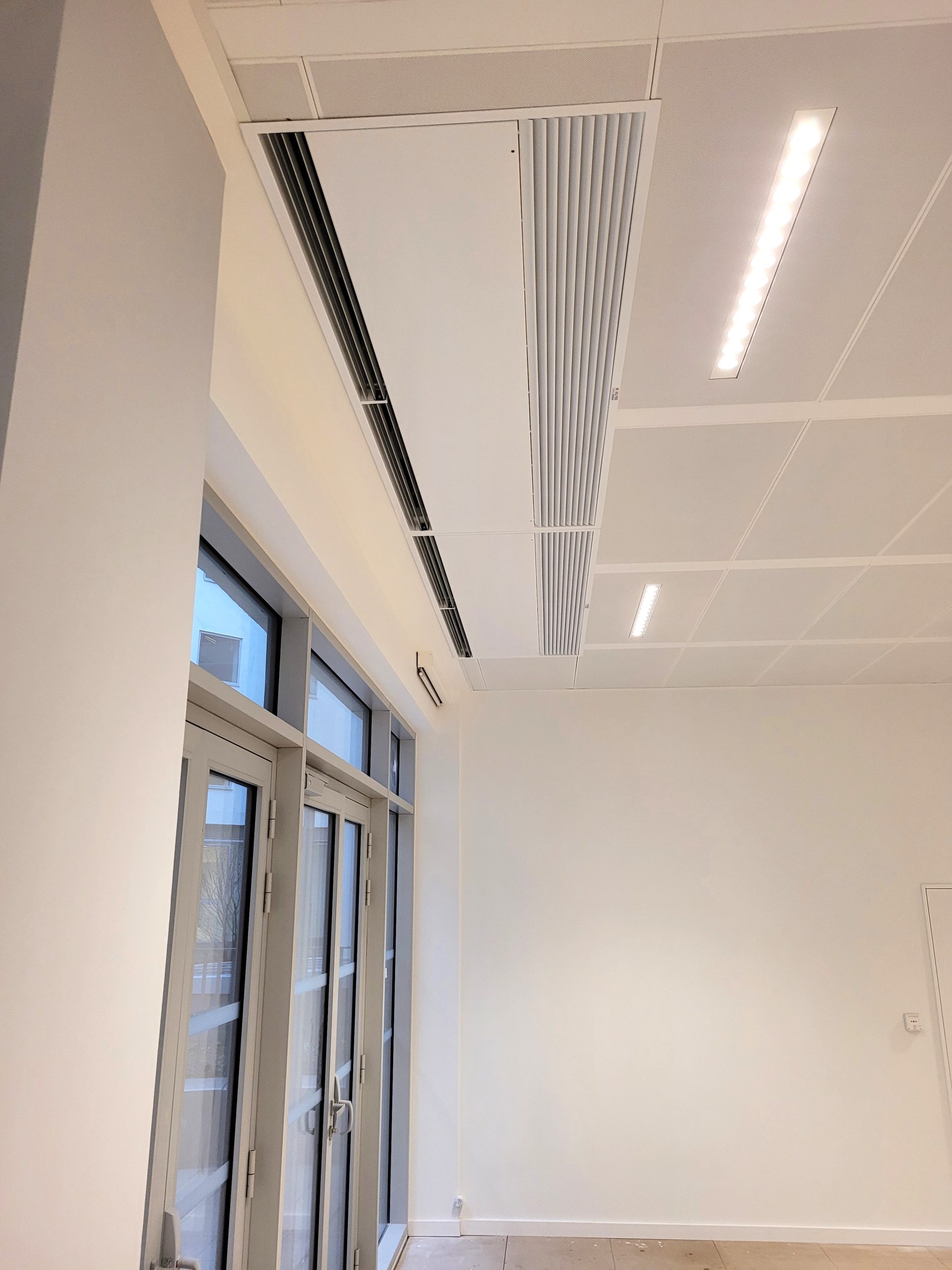 RAC WINDBOX rideau d'air encastré bureaux design